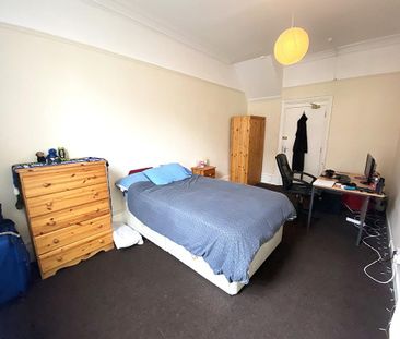 4 bedroom apartment to rent - Photo 3