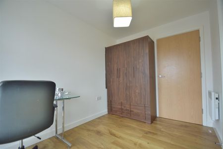 Jefferson House, Park Lodge Avenue, West Drayton, UB7 - Photo 2