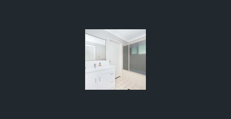 Freshly updated family home with room to grow - Photo 3