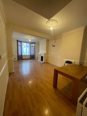3 Bed Terraced House, Masterman Road, E6 - Photo 1