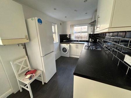 5 bedroom house share to rent - Photo 3