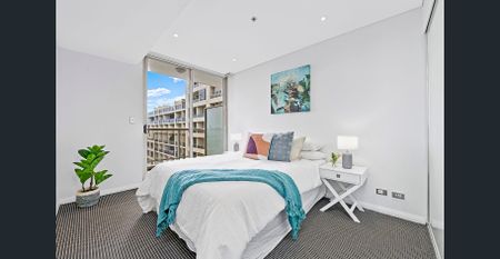 Modern North-Facing One-Bedroom Apartment in the Prestigious Coronet Complex - Photo 2