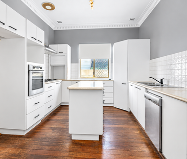 Spacious 3 Bedroom, 2 Bathroom Home in Boulder! - Photo 6