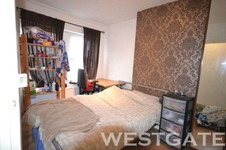 4 Bed - Pitcroft Avenue, University Area - Photo 3