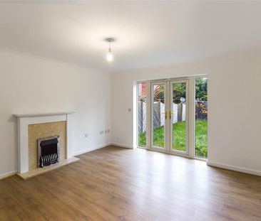 2 bedroom terraced house to rent - Photo 4