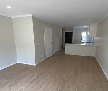 Townhouse in Ranui - Photo 1