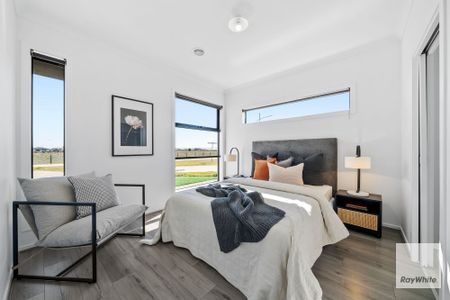 Modern Living Moments from Rockbank Station - Photo 2