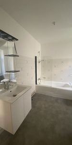 Location Appartement 2 pièces 67m² - Photo 3