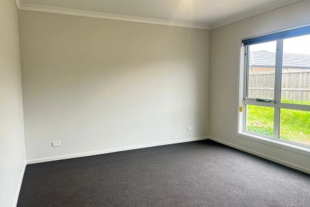 Magnificent Living Spaces, Luxurious Amenities, Unmatched Elegance! - Photo 2