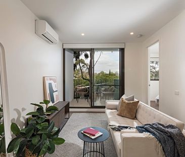 Modern Comfort in Vibrant South Yarra - Photo 3