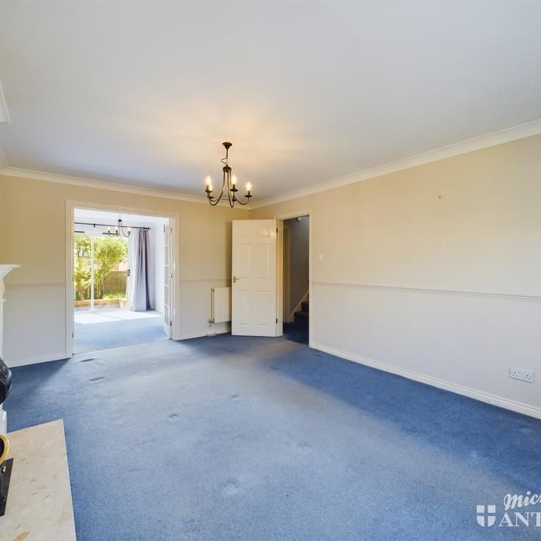4 bedroom detached house to rent - Photo 1