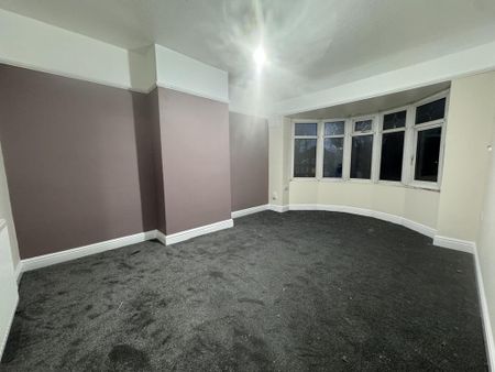 3 bedroom end of terrace house to rent - Photo 4