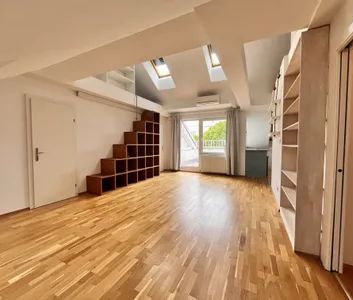 Dachgeschoss-Traum im trendigen Stuwerviertel: 3 Zimmer, 94 m², eigene Terrasse - Photo 1
