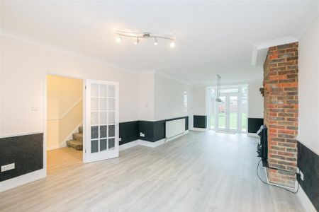 3 bedroom semi-detached house to rent - Photo 2