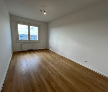 Stadtblick auf 3 Zimmern mit kleinem Balkon im 9. Stock direkt am M... - Photo 4