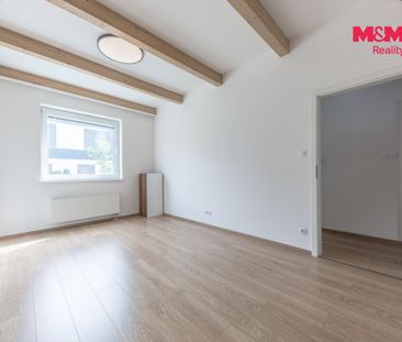 Pronájem rodinného domu 110 m², Pěnkaví 464, Praha Březiněves - Photo 4