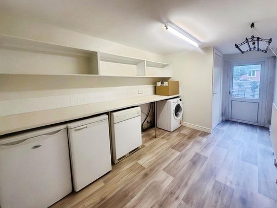 3 bedroom House To Let - Photo 1