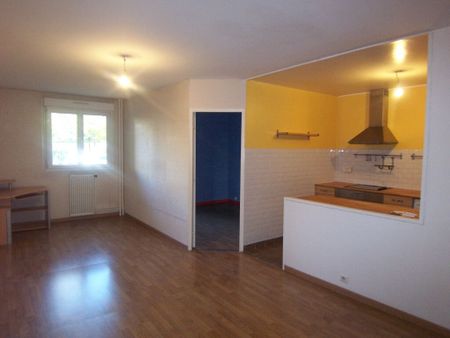 Appartement à louer - REIMS- COURLANCY - Photo 2
