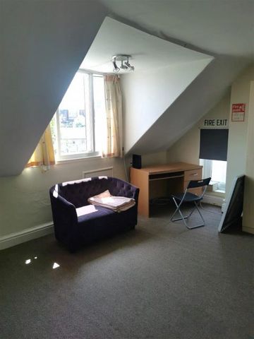 Flat D, 301 Upperthorpe - Photo 4