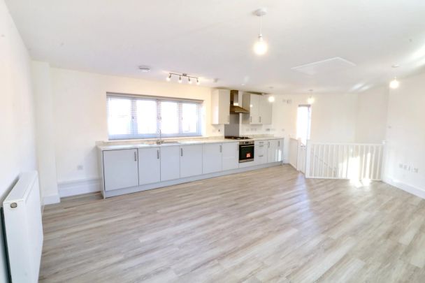 Kingsware Road, Stoke On Trent - Photo 1