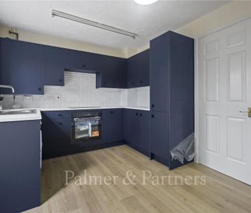 2 bedroom end of terrace house to rent - Photo 4