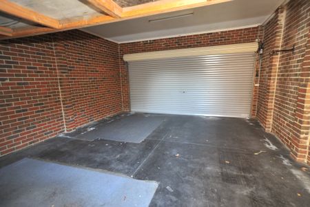Perfectly Located Three Bedroom Property! - Photo 4