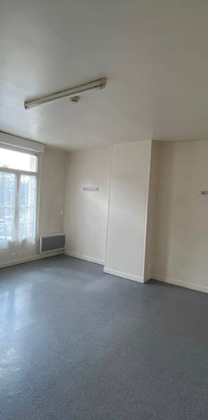 Appartement 1 pièce à louer - Centre-ville de Saint Quentin - Photo 1