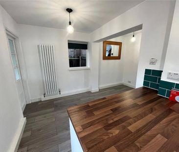 3 bedroom end of terrace house to rent - Photo 1