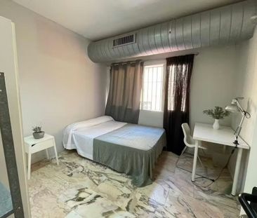 Calle Porvenir, Sevilla, Andalusia 41013 - Foto 2