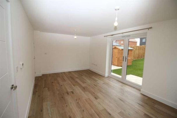 Minikin Close, Coggeshall - Photo 1