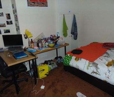 3 bedroom terraced house to rent - Photo 3