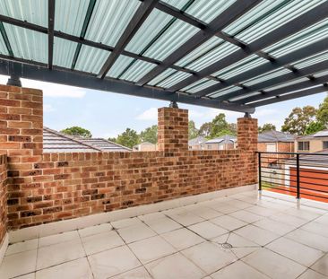 Modern Studio Home in Stanhope Gardens – Private & Great Location! - Photo 3