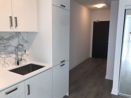 For Lease - 60 Honeycrisp Crescent Unit# 606, Vaughan, Ontario - Photo 5