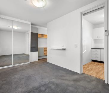 Convenient Studio Apartment - Photo 1