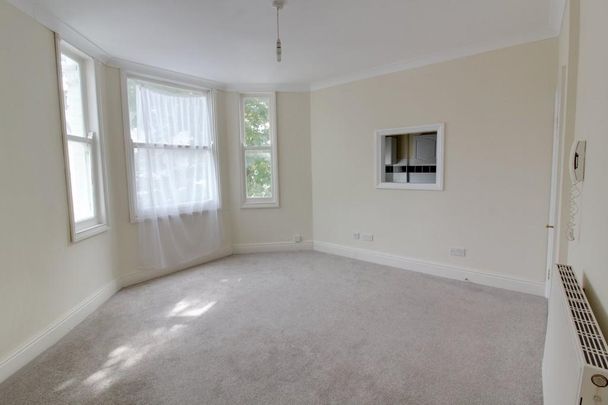 3 bedroom maisonette to rent - Photo 1