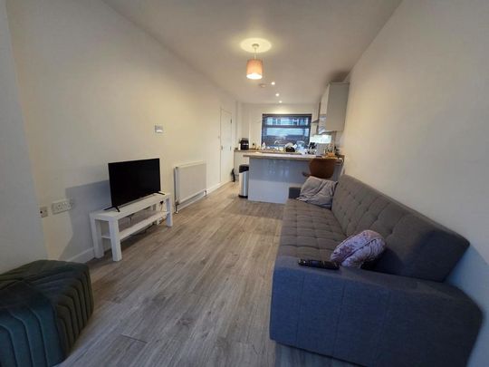 4 bedroom terraced house to rent - Photo 1