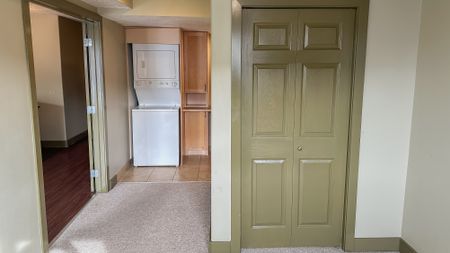 Renfrew 1 Bed Condo With Underground Parking | Heat & Water Included. - Photo 2