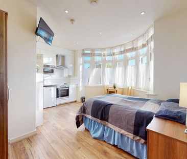 Studio to rent - Photo 1