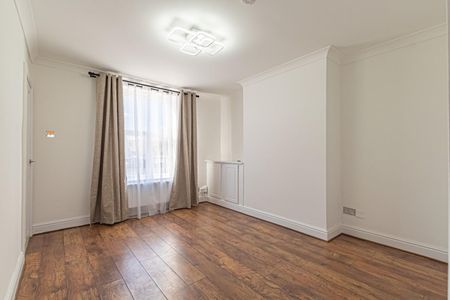 3 bedroom House To Let - Photo 2