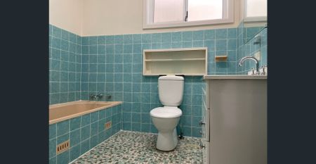 Single Storey Brick Home with floorboards throughout - Photo 5