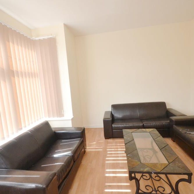 6 bedroom terraced house to rent - Photo 1