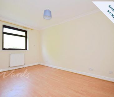 3 bedroom end of terrace house to rent - Photo 2