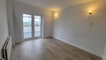 5 bedroom detached house to rent - Photo 2