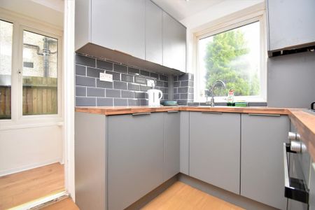 1 bedroom in a house share to rent - Photo 5