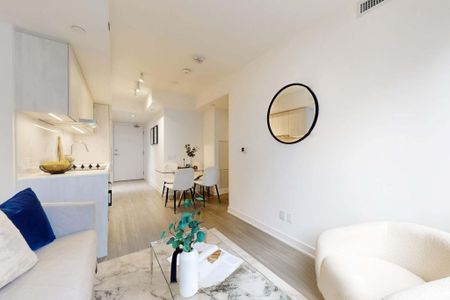 For Lease - 8 Wellesley Street Unit# 1801, Toronto, Ontario - Photo 2