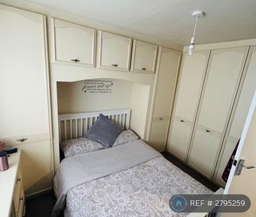 3 bedroom terraced house to rent - Photo 6