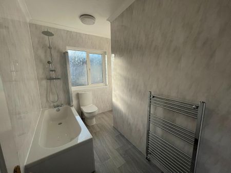 3 bedroom terraced house to rent - Photo 5
