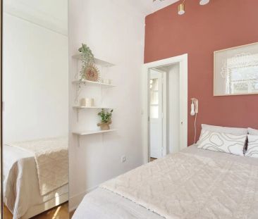 Room in a shared 5-bedroom apartment for rent in Lisbon for professionals and students - Photo 3