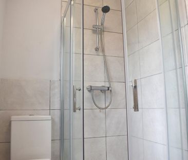 4 bedroom semi-detached house to rent - Photo 2