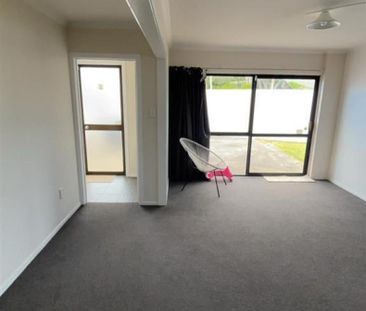 Beachside Living in Popular Moturoa - Photo 1